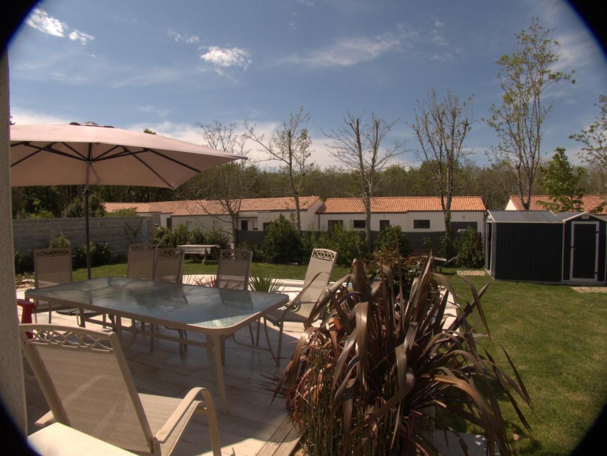 Villa D'Eau Douce Les Achards  Exterior photo